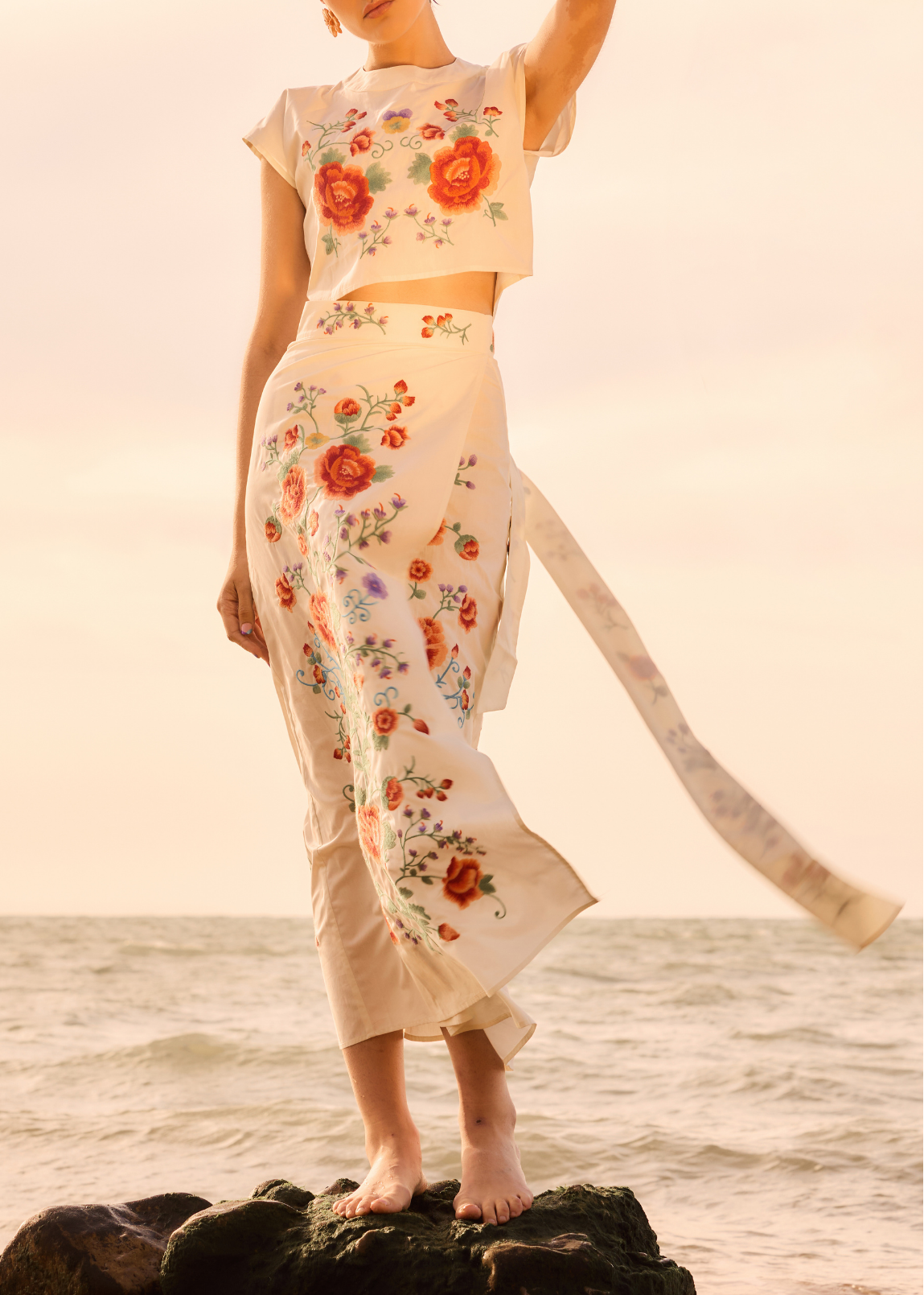Conjunto Santorini Beige Bordados