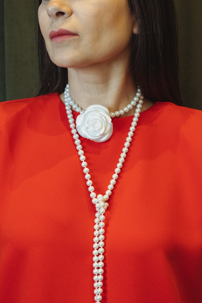 Collar Rosa Nudo Blanco
