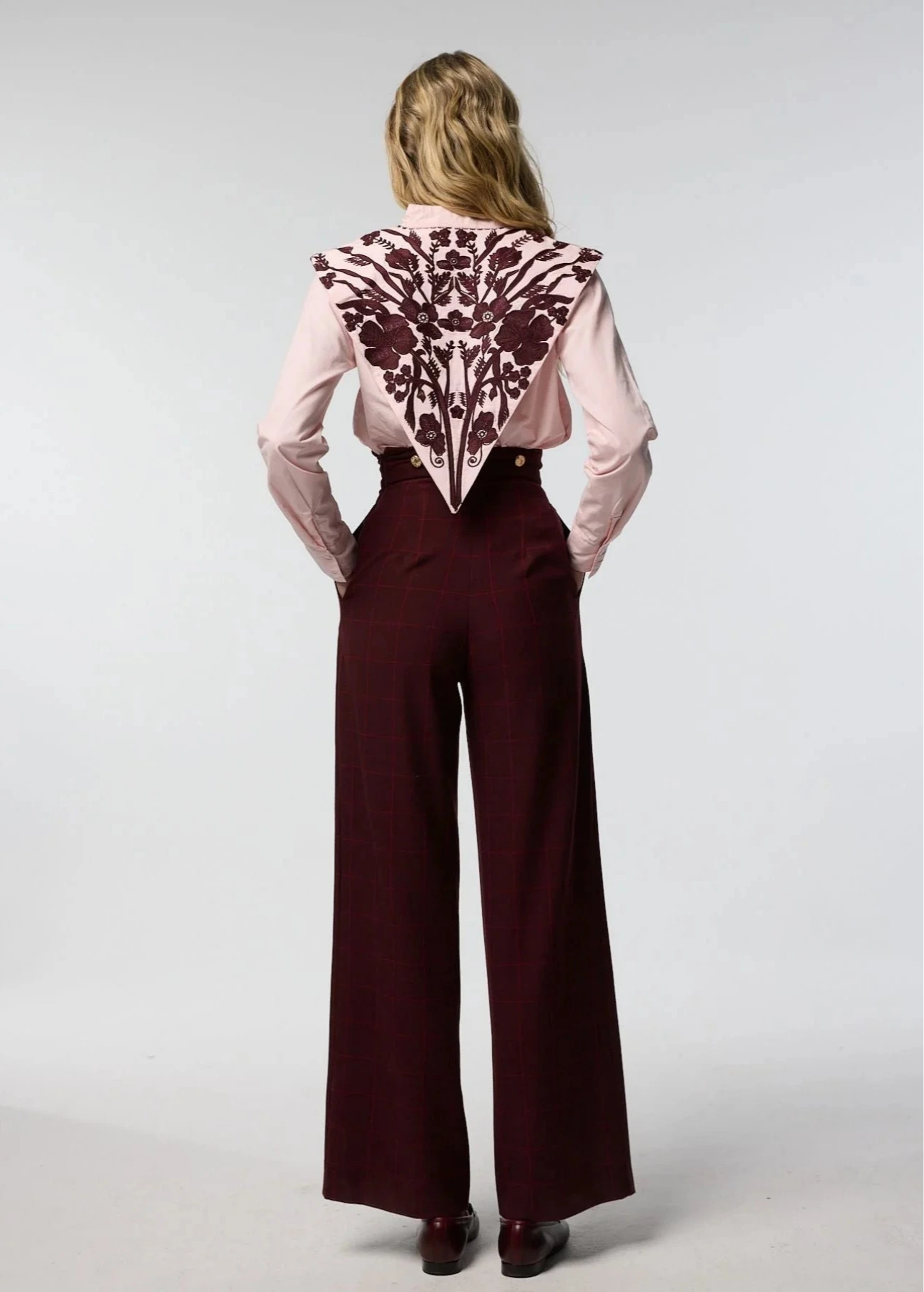 Camisa Mani Bordada Rosa