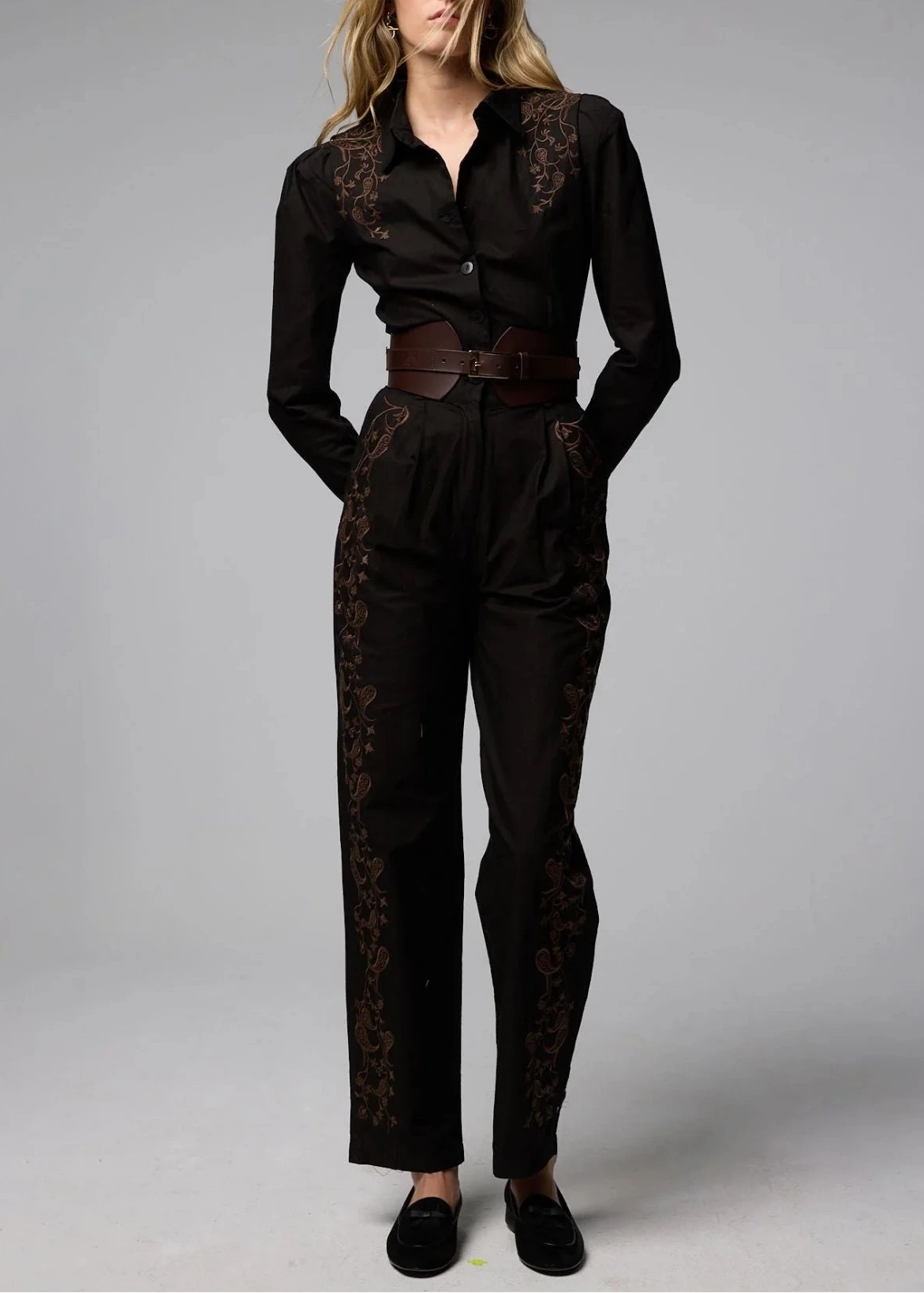 Mono Bare Negro