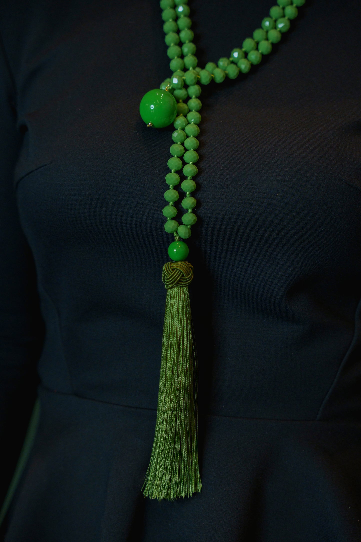 Collar Borla Verde Manzana