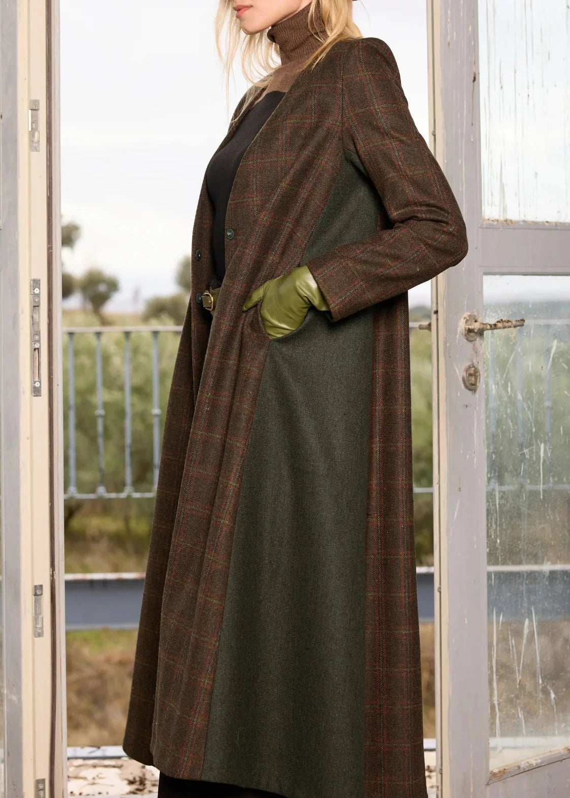 Abrigo Romero Cuadros