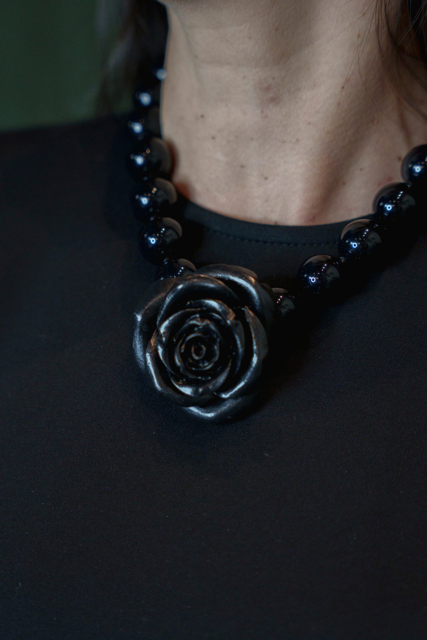 Collar Rosa Negro