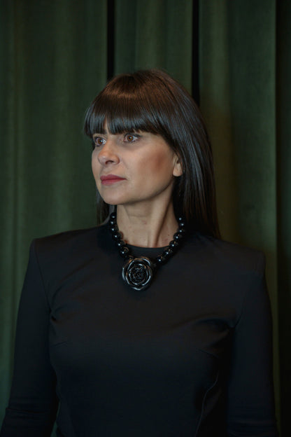 Collar Rosa Negro