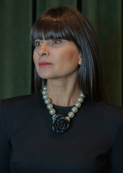 Collar Rosa Perla y Negro